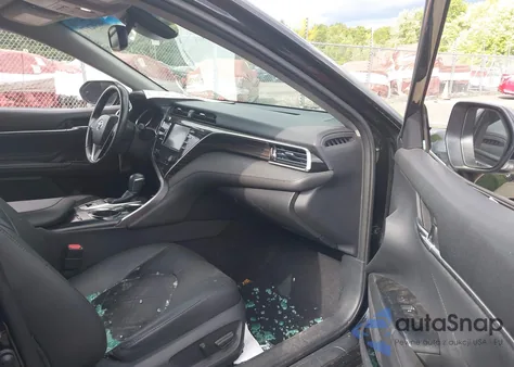 2018 Toyota Camry Xle z USA, uszkodzony, nr VIN 4T1B11HK3JU069451